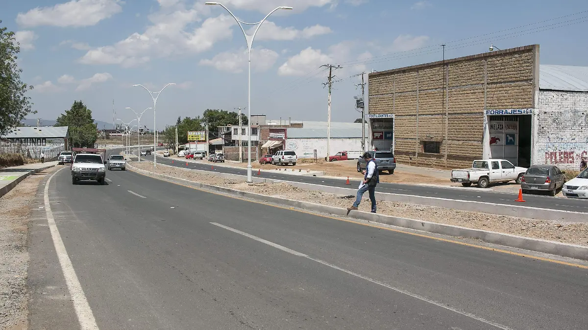 Pancho Domínguez entregó la modernización del Boulevard Rafael Camacho Guzmán en Amealco de Bonfil, con un inversión de 40 mdp.